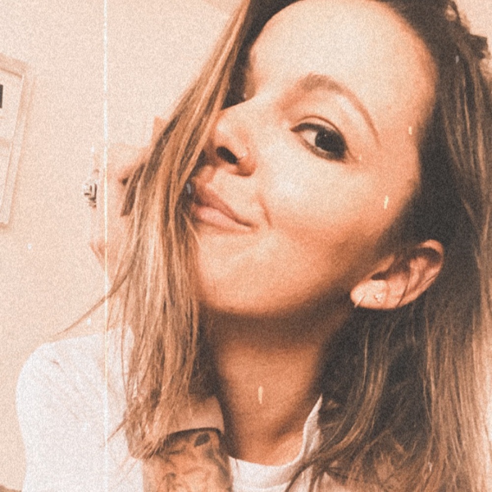 Meet your Posher, Carly